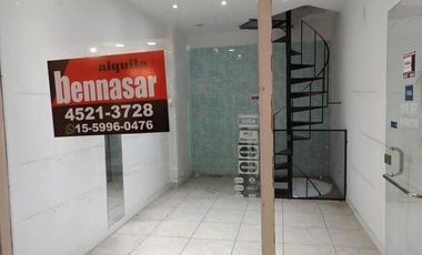 SE ALQUILAN LOCALES EN GALERIA A MTROS DE AV. CABILDO