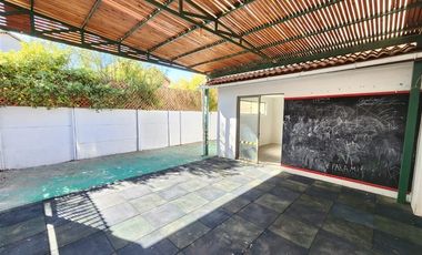 Casa remodelada con 3 departamentos interiores, Machali