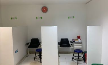 SE VENDE CASA DE DOS PISOS EN LA MARGEN IZQUIERDA DE MONTERIA