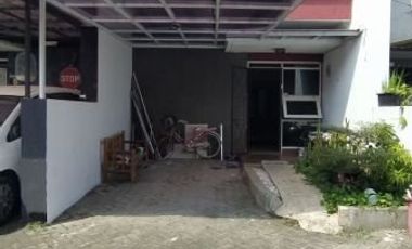 Rumah nyaman asri semi furnished di Antapani lokasi dekat jalan raya