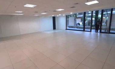 Local en arriendo/venta en Chico Reservado