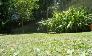 DOS CASAS/ 5 AMB / TERRENO sup 500 m2/ GRAN PARQUE! EXCELENTE OPORTUNIDAD