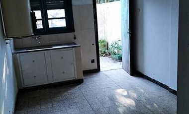 DOS CASAS/ 5 AMB / TERRENO sup 500 m2/ GRAN PARQUE! EXCELENTE OPORTUNIDAD
