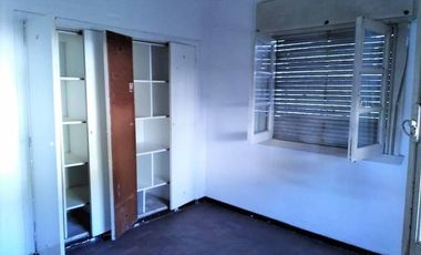 DOS CASAS/ 5 AMB / TERRENO sup 500 m2/ GRAN PARQUE! EXCELENTE OPORTUNIDAD