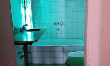 DOS CASAS/ 5 AMB / TERRENO sup 500 m2/ GRAN PARQUE! EXCELENTE OPORTUNIDAD