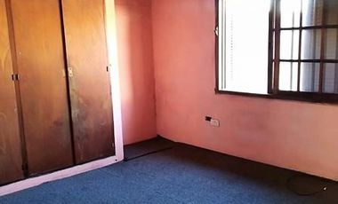 DOS CASAS/ 5 AMB / TERRENO sup 500 m2/ GRAN PARQUE! EXCELENTE OPORTUNIDAD