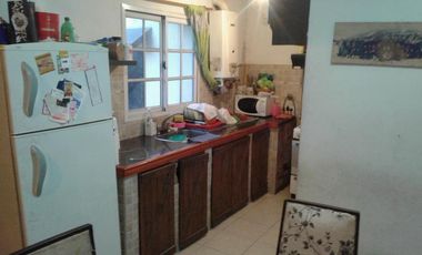 Departamento tipo casa - 3 AMBIENTES - Lanus