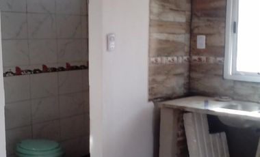 PH 2 ambientes. Ingreso por pasillo al fondo. En fase terminación. Baño y cocina completo. Buena ubicación. A 1 cuadra de varias líneas de colectivos: