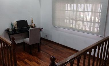 CASA EN DOS PLANTAS CON COCHERA