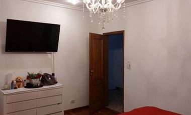 CASA EN DOS PLANTAS CON COCHERA