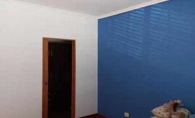 CASA EN DOS PLANTAS CON COCHERA