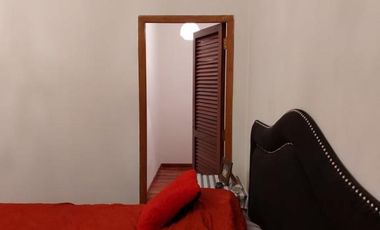 CASA EN DOS PLANTAS CON COCHERA