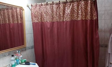 CASA EN DOS PLANTAS CON COCHERA