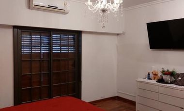 CASA EN DOS PLANTAS CON COCHERA