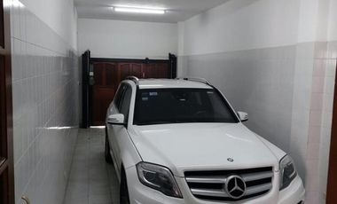 CASA EN DOS PLANTAS CON COCHERA