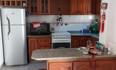 CASA EN DOS PLANTAS CON COCHERA