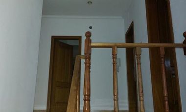 CASA EN DOS PLANTAS CON COCHERA