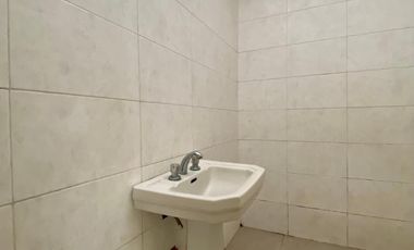 PRECIO REBAJADO  Chalet de 3 AMBIENTES ubicado a 20 metros de la Avenida Tomás Espora.