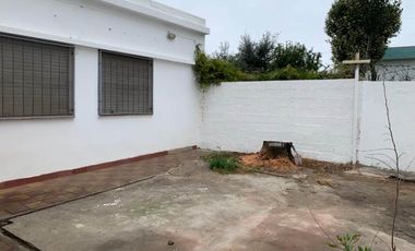 Departamento Tipo Casa en venta en Bernal Oeste