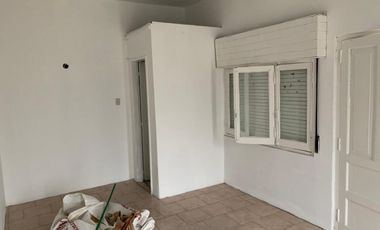 Departamento Tipo Casa en venta en Bernal Oeste