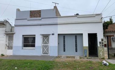 Departamento Tipo Casa en venta en Bernal Oeste