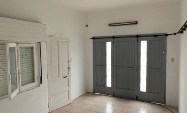 Departamento Tipo Casa en venta en Bernal Oeste