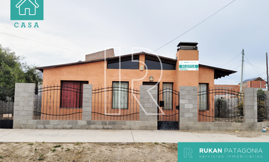 #VentaRUKAN | Casa de 3 Ambientes | Barrio VISTA HERMOSA | Calle MAESTROS ARGENTINOS y VILLAGRAN | Caleta Olivia.-