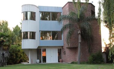 Venta y alquiler casa barrio cerrado country nautico en Isla Santa Monica, Delta