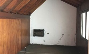 VENTA AMPLIO PH EN 3 PLANTAS. QUILMES.