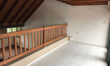 VENTA AMPLIO PH EN 3 PLANTAS. QUILMES.