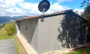 casa en arriendo en la fe. Cod A6594