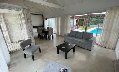 En venta: Casa 5 ambientes en Barrio privado Rumenco / Los Pinos