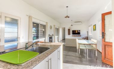 Venta Casa  4 Ambientes Pileta Quincho y Canchita