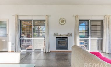 Venta Casa  4 Ambientes Pileta Quincho y Canchita