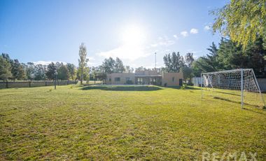 Venta Casa  4 Ambientes Pileta Quincho y Canchita