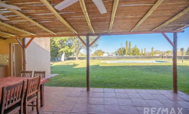 Venta Casa  4 Ambientes Pileta Quincho y Canchita