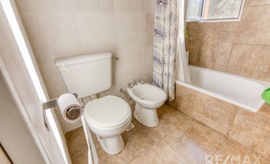 Venta Casa  4 Ambientes Pileta Quincho y Canchita