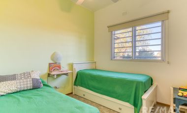 Venta Casa  4 Ambientes Pileta Quincho y Canchita