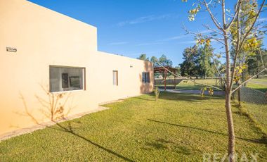 Venta Casa  4 Ambientes Pileta Quincho y Canchita