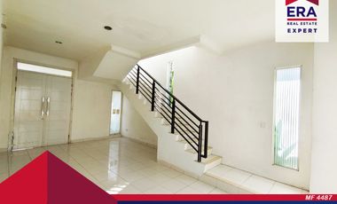 Sewa Rumah Hoek Jarang Ada Lokasi Premium Cluster Acacia @ Summarecon Bekasi