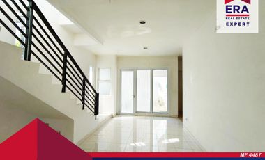 Sewa Rumah Hoek Jarang Ada Lokasi Premium Cluster Acacia @ Summarecon Bekasi