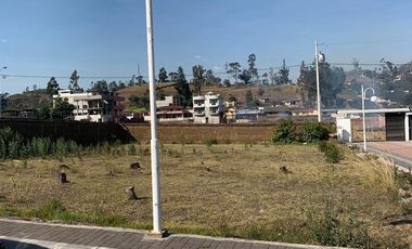 ¡Lote Exclusivo en Venta en la Mejor Zona de Guaranda - Urbanización La Camila!