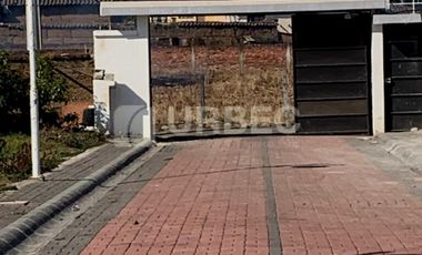 ¡Lote Exclusivo en Venta en la Mejor Zona de Guaranda - Urbanización La Camila!