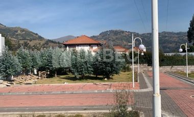 ¡Lote Exclusivo en Venta en la Mejor Zona de Guaranda - Urbanización La Camila!