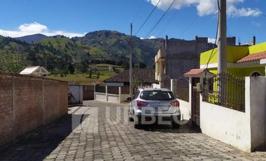 ¡Lote Exclusivo en Venta en la Mejor Zona de Guaranda - Urbanización La Camila!
