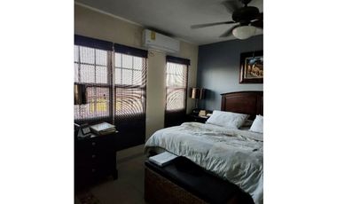 SE VENDE CASA REMODELADA EN SAN ANTONIO $295,000