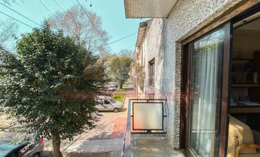 Casa PH en venta en Lomas de Zamora Oeste