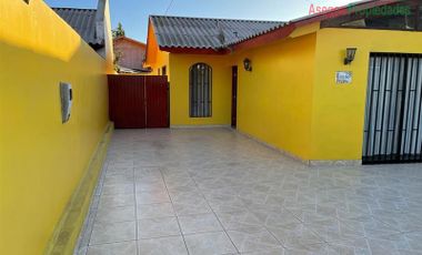 Casa en Arriendo en Casa en venta y arriendo en Villa Parrones de San Fernando.