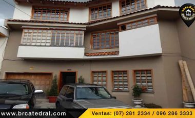 Villa Casa Edificio de venta en Centro-Calle Larga – código:15825