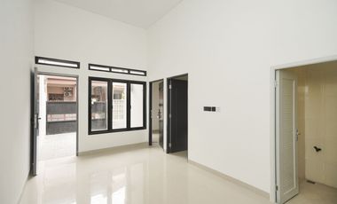 Rumah Terawat di Bekasi Dekat ke Terminal dan Stasiun Bisa KPR J-39394